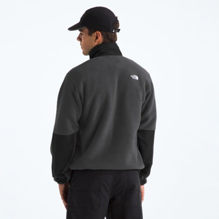 The North Face Yumiori Off Peak Half-Zip Jacket - Men's 1