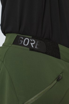 GOREWEAR Fernflow Bike Pants - Men's 10