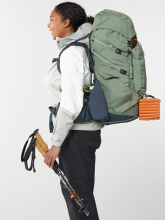 REI Women Traverse 60 Hiking back Pack