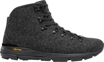 lightweight black hiking boots