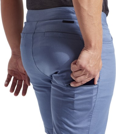 PEARL iZUMi Rove Bike Shorts - Men's 8