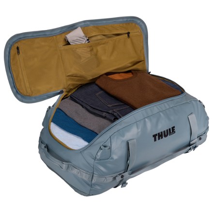 Thule Chasm 90 L Duffel 9