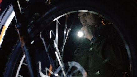 Coast G55 Flashlight 5
