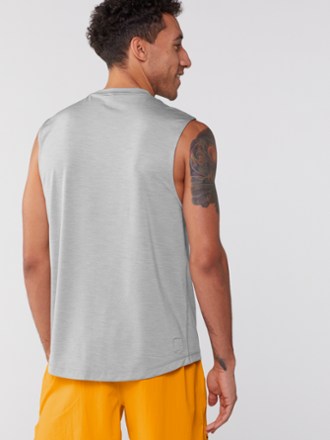 Vuori Zephyr Muscle T-Shirt - Men's 2