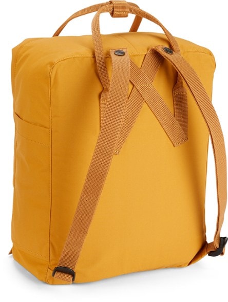 backpacks fjllrven knken FjallRaven Kanken Mini A removable foam panel adds extra protection to the deep RE-KNKEN Backpack - Fjllrven