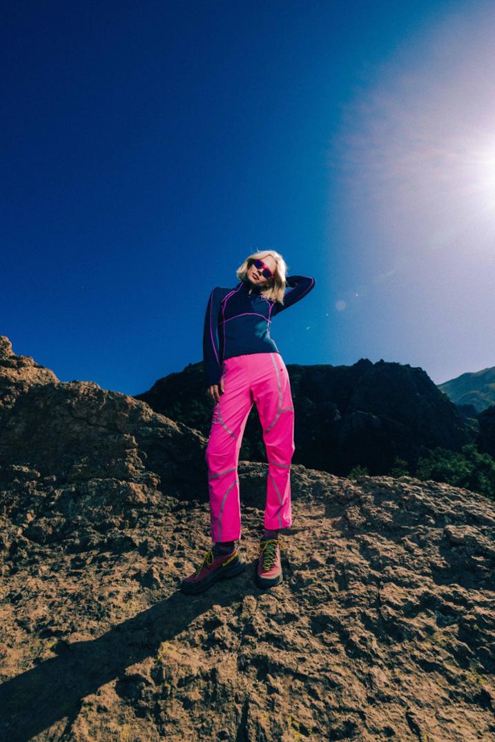 Location Image for Joytrek Grid Fleece Zip-Neck Pullover - Women's