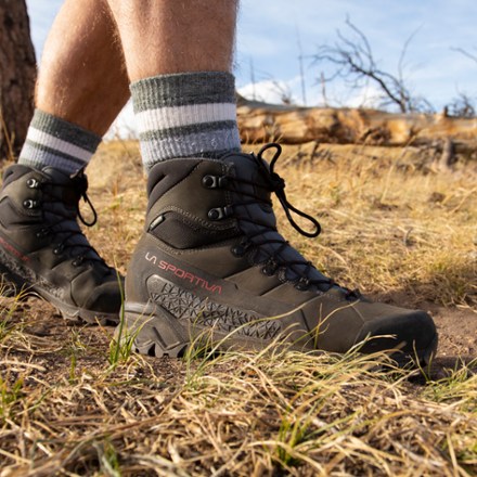 rei la sportiva womens hiking boots