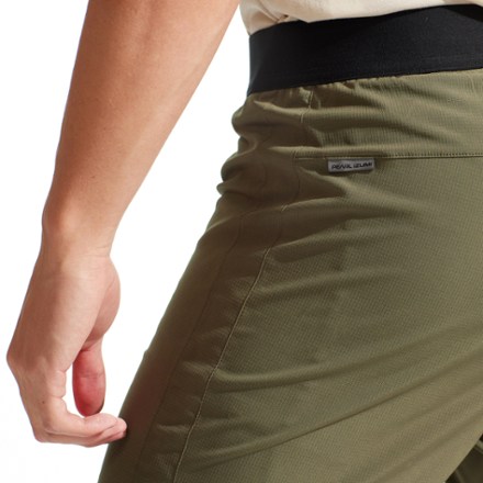 PEARL iZUMi Prospect 2/1 Bike Shorts with Liner - Men's 8