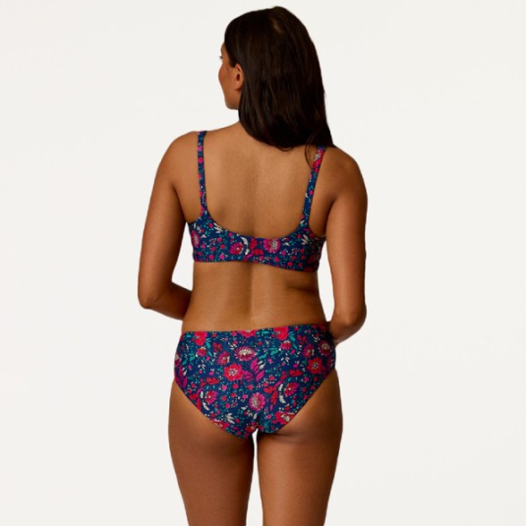 On Body Image of color Isla