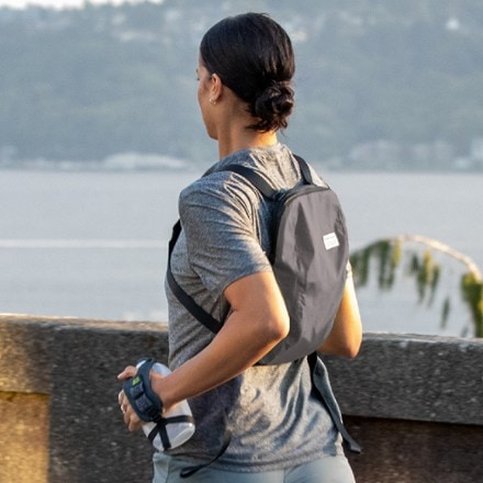 Amphipod R3 Explore Run Bag 4