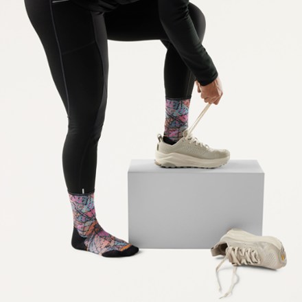 Smartwool Trail Run Targeted Cushion Triangle Prism Print Crew Socks - Women's 1