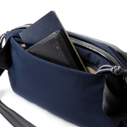 Bellroy Venture Sling 2.5 L 7