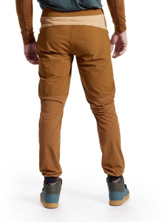 PEARL iZUMi Elevate Bike Pants - Men's 2