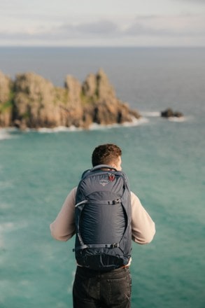 Osprey Farpoint 70 Travel Pack - Men's 5