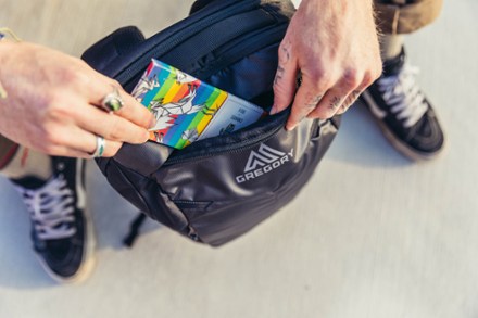 Gregory Border 25 Travel Pack 6