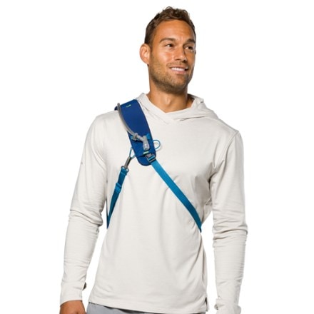Nathan Limitless 6-Liter Sling Pack 2
