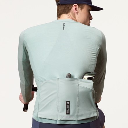 Endura Alltrack Ride Long-Sleeve Cycling Jersey - Men's 7