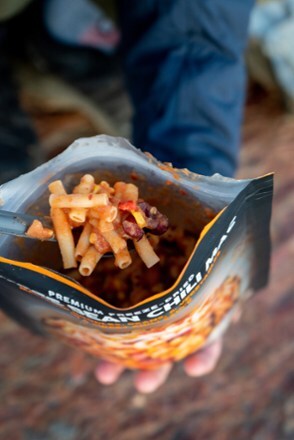 Peak Refuel Three Bean Chili Mac Vegano Alimentos Liofilizados Para Mochileros Y Acampar Sabor Increible Alto En Proteinas Preparacion Rapida