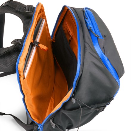 Janji Revy Hydration Pack 4