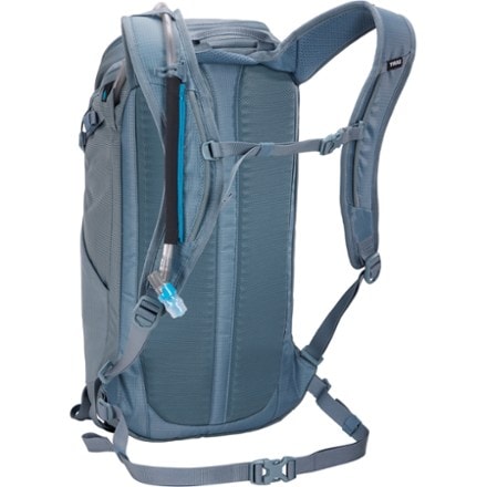 Thule AllTrail 16 L Hydration Pack 1