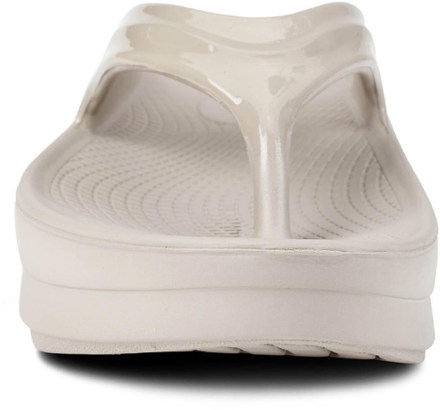 OOFOS OOmega OOlala Flip-Flops - Women's 4