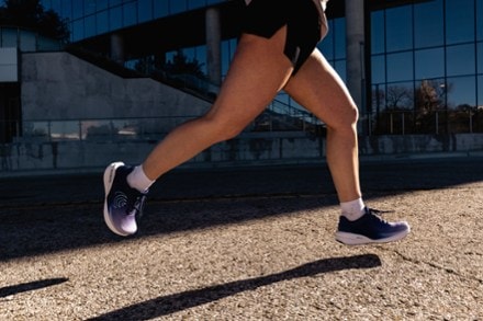 Topo Athletic Phantom 4 Road-Running Shoes - Women's 6