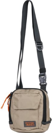 MYSTERY RANCH District 2 Shoulder Bag 1
