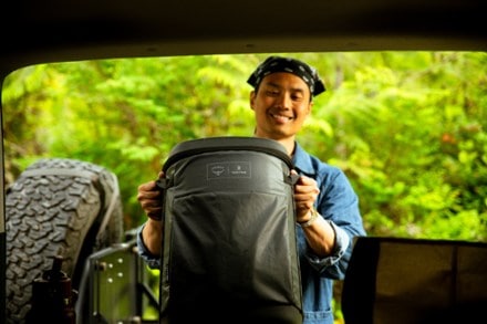 Hydro Flask Osprey x Hydro Flask 22 L Carryout Soft Cooler Pack 4