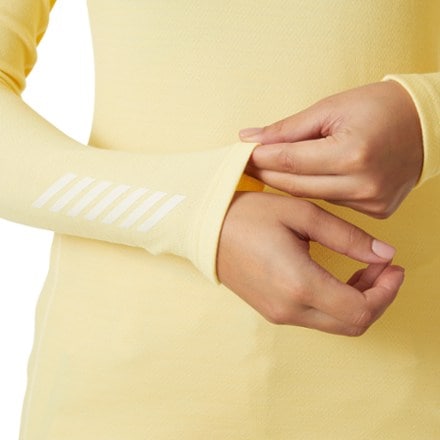 Helly Hansen LIFA Merino Midweight Crew Base Layer Top - Women's 4