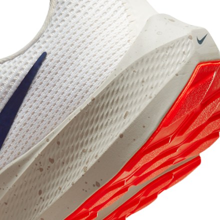 Nike Air Zoom Pegasus 40 Road-Running Shoes - Men's 4