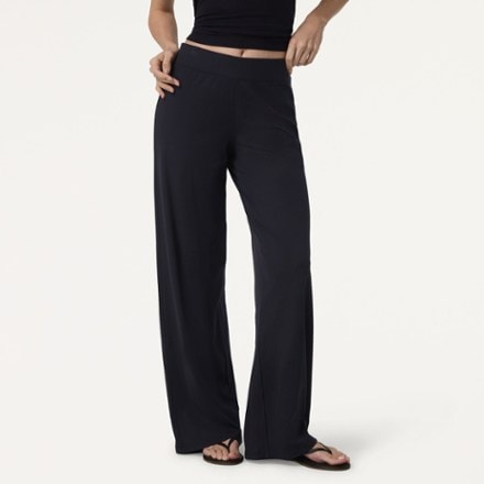 Vuori Pose Wideleg Pants - Women's 1