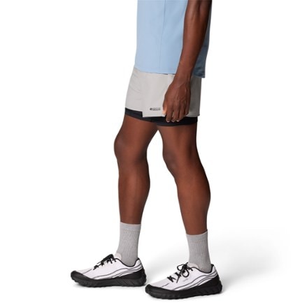 Mountain Hardwear Shade Lite 7" Shorts - Men's 3