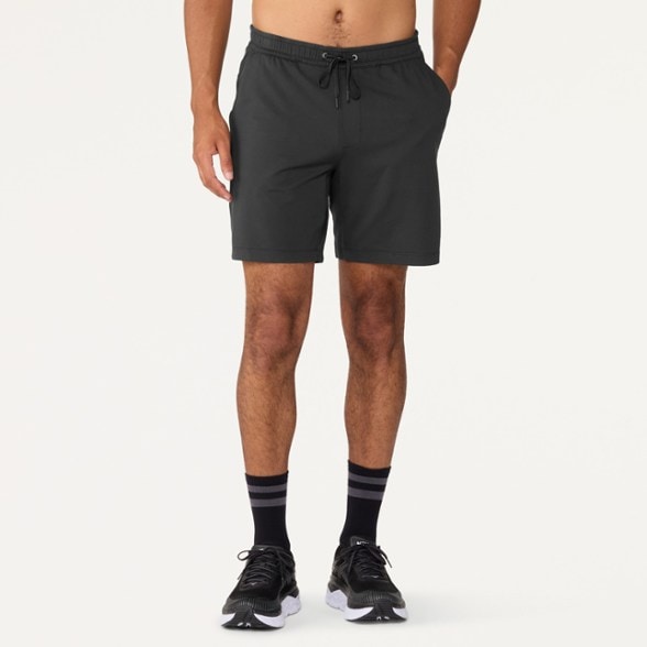 Model info: Height: 6'2" | Waist: 31" | Inseam: 33" | Wearing size: M