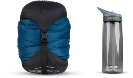 Sea to Summit Trailhead 30 F Synthetic Sleeping Bag COBALT/MIDNIGHT (Water bottle not included)