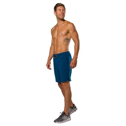 Nathan Essential 9" Shorts 2.0 - Men's 1