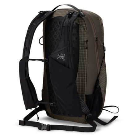 Arc'teryx Aerios 18 Pack 3