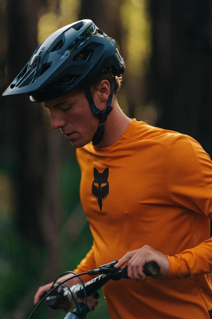 Location Image for SpeedFrame Pro Mips Bike Helmet