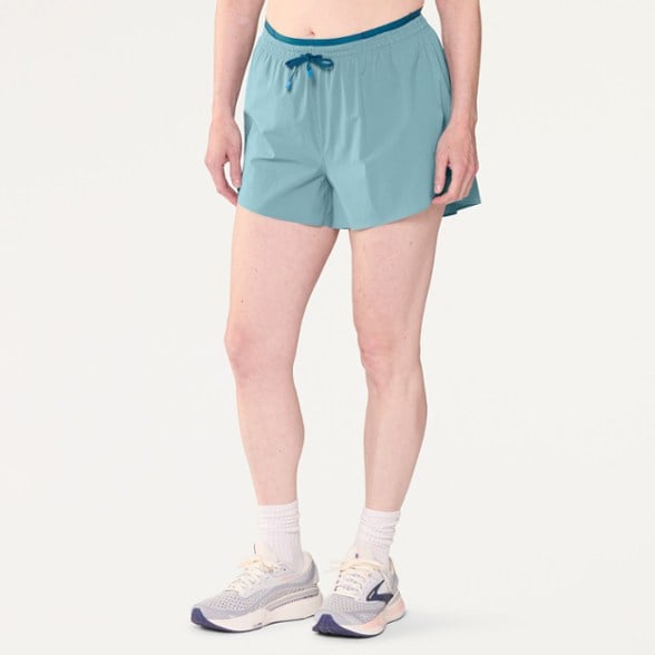 Model info: Height: 5' 9" | Waist: 28" | Wearing size: M x 3 IN Inseam