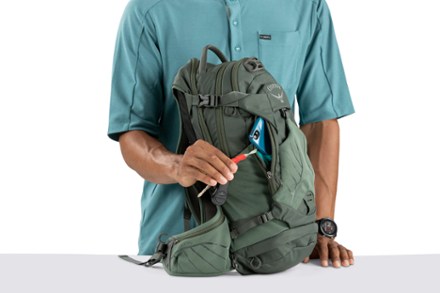 Osprey Raptor 14 Hydration Pack - Men's 9