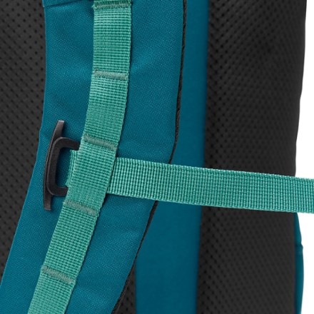 REI Co-op Trailmade 10 Hydration Pack 6