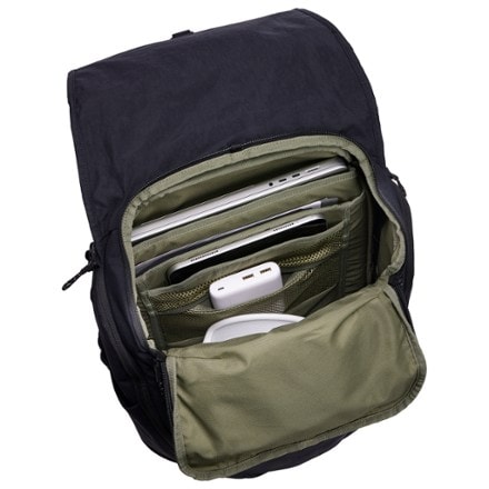 Thule Paramount 27 L Pack 8