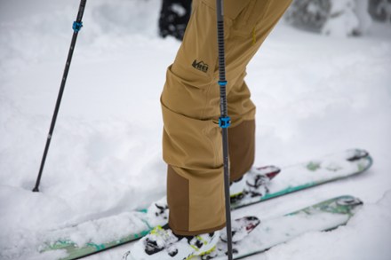 Location Image for First Chair GTX Bib Snow Pants - Women's