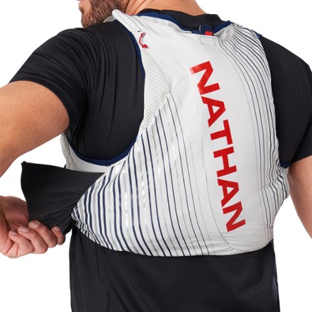 Nathan Pinnacle 12 L Hydration Vest 8