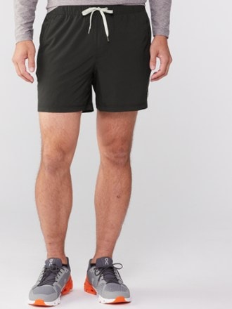 Vuori Kore Shorts - Men's 7" Inseam 1