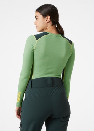 Helly Hansen Lifa Merino Midweight Base Layer Crew Top - Women's 2