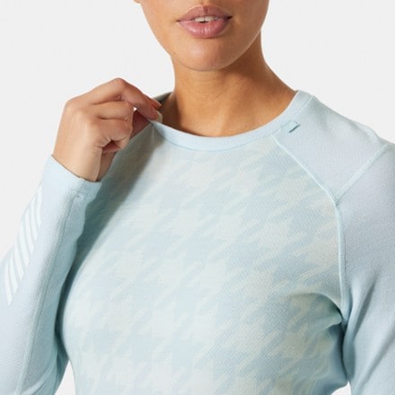Helly Hansen LIFA Merino Midweight Graphic Crew Base Layer - Women's 4