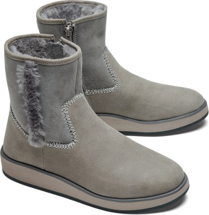 OluKai Pa'ina Hulu Boots - Women's 1