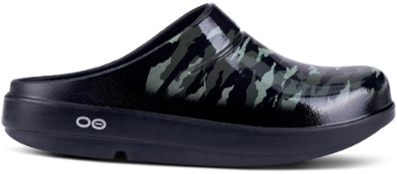 oofos men's clogs