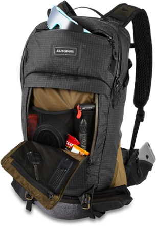 DAKINE Seeker 18L Hydration Pack 2