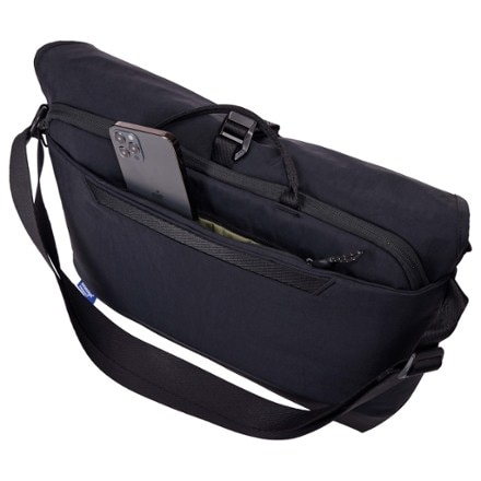 Thule Paramount 14 L Crossbody Bag 8